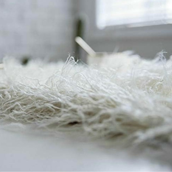 Elegant Beige Table Runner for Home Dining - Picture 3 of 3